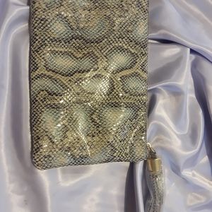 GILI Snake Clutch
